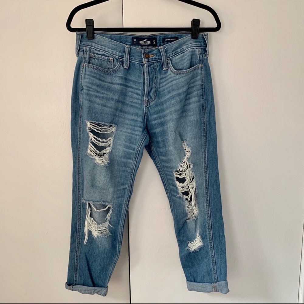 COPY - Hollister Low Rise Cropped Distressed Boyfriend Jeans